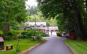 Malahat Bungalows Motel 2*