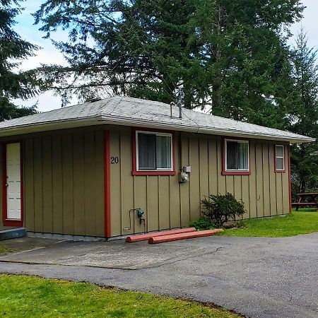 Malahat Bungalows Motel Exterior photo