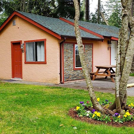 Malahat Bungalows Motel Exterior photo