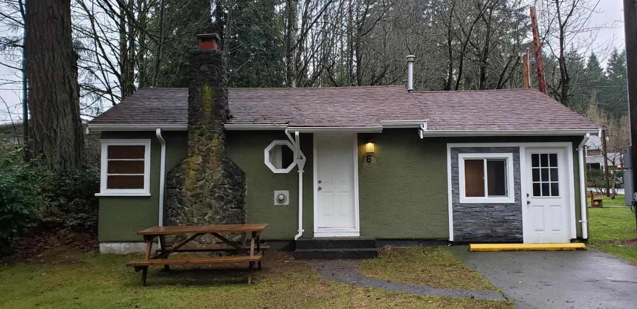 Malahat Bungalows Motel Exterior photo