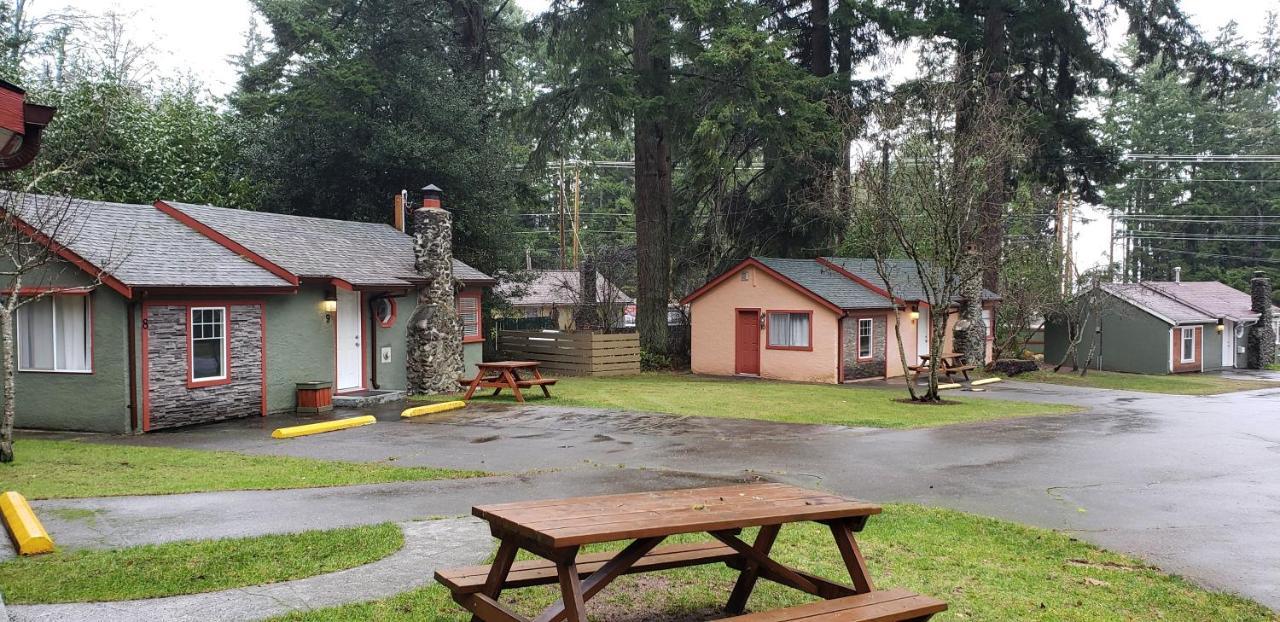 Malahat Bungalows Motel Exterior photo