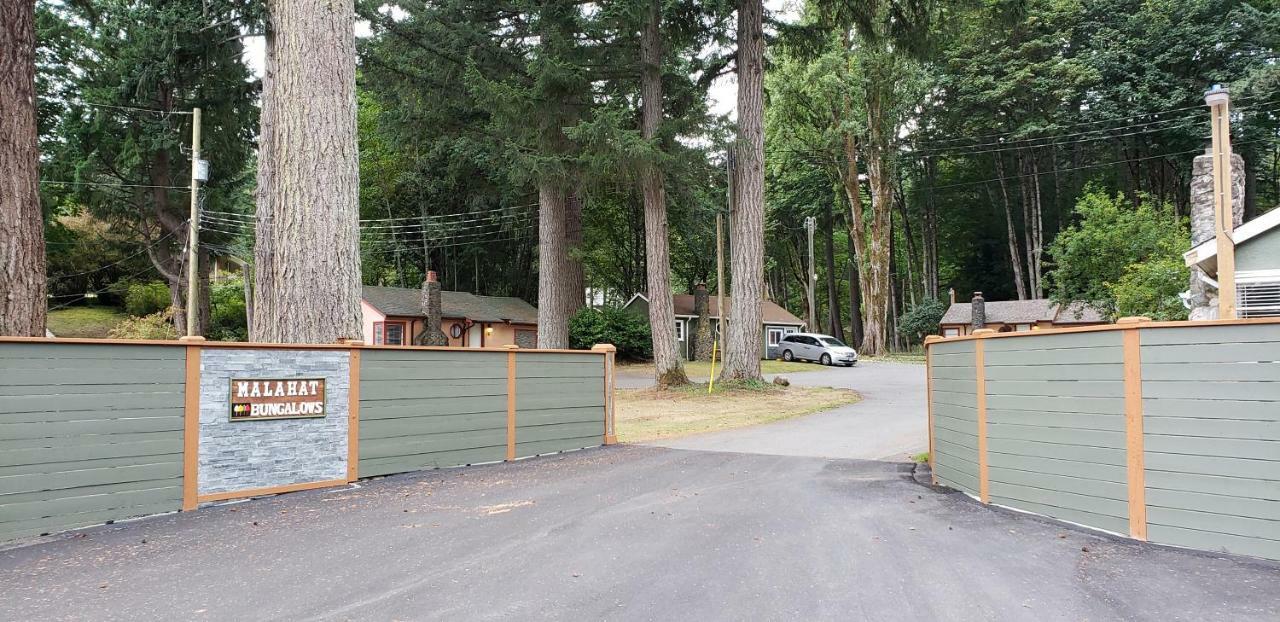 Malahat Bungalows Motel Exterior photo